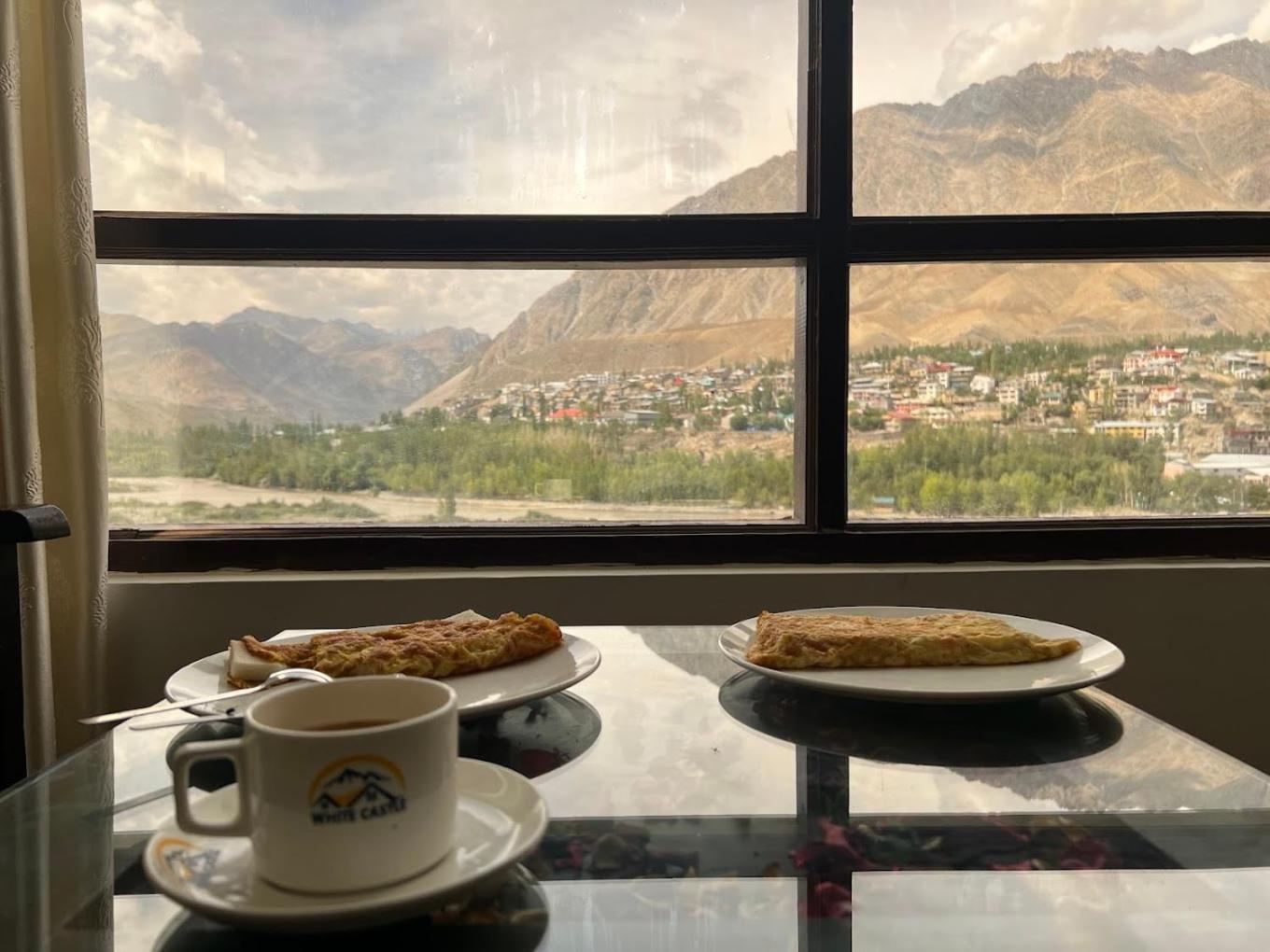 Hotel White Castle Kargil Exterior foto