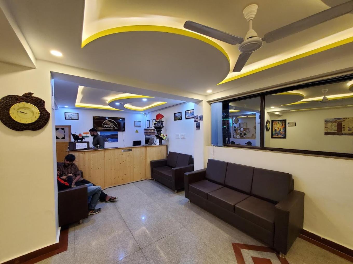 Hotel White Castle Kargil Exterior foto
