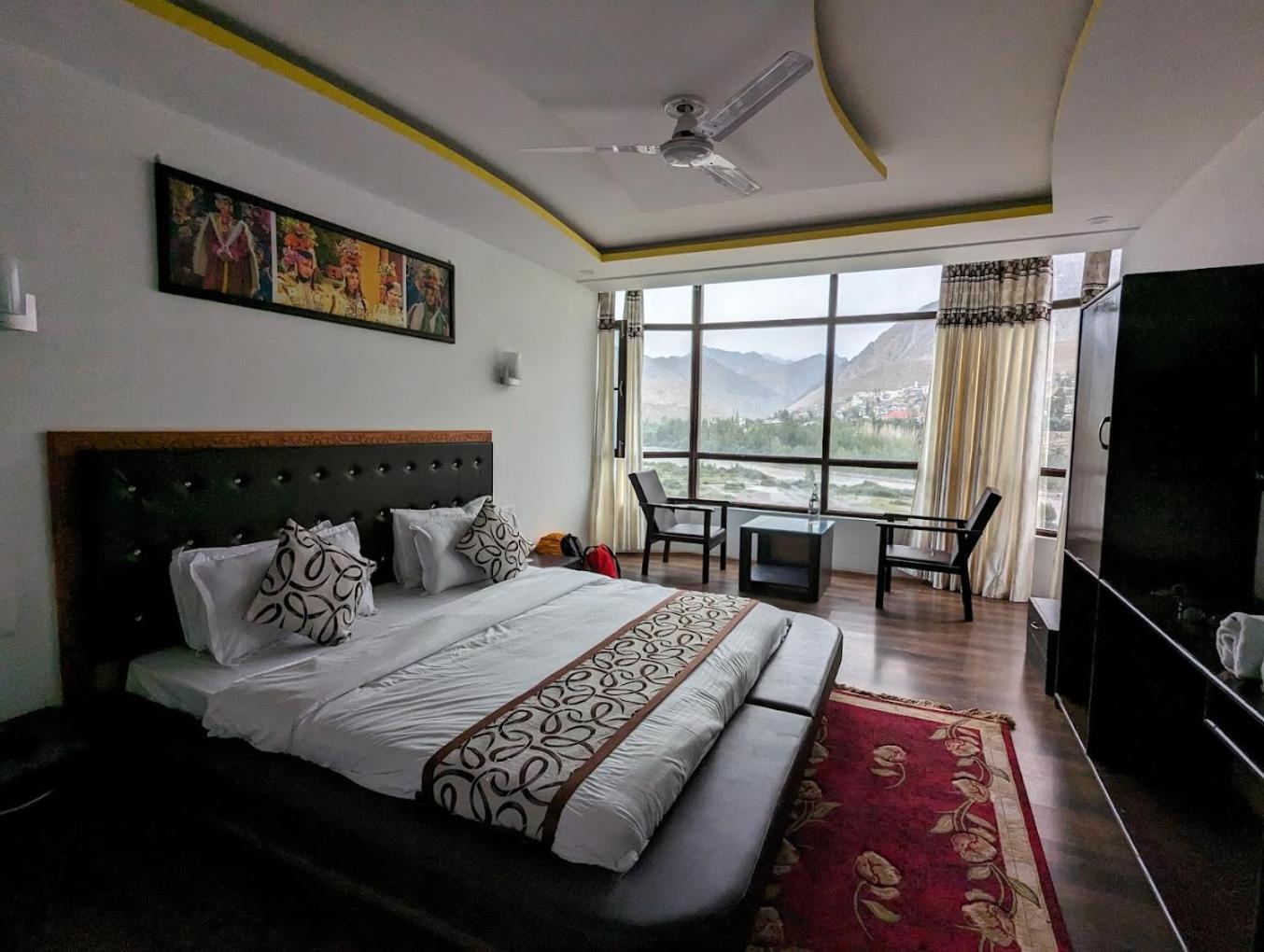 Hotel White Castle Kargil Exterior foto
